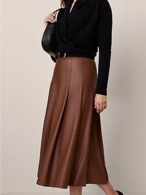 Ann Taylor women’s faux leather pleated skirt size 16